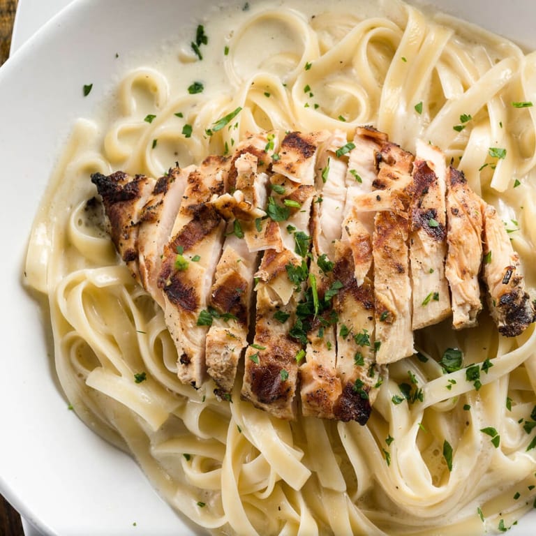 Delicious Fettuccine Alfredo